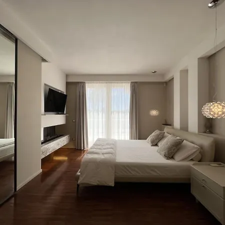 Modern Villa In Marbella Apartment *